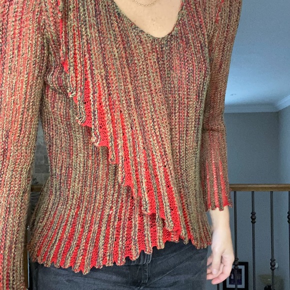 Most gorgeous and unique blouse! - Picture 3 of 3
